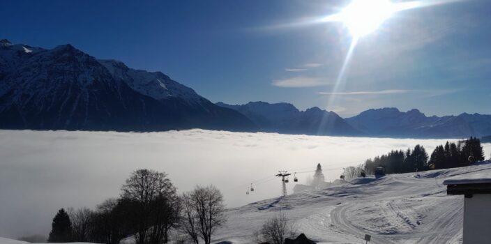 SLITTARE SOPRA UN MARE DI NEBBIA